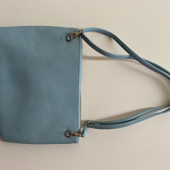 BRAND NEW vegan leather clutch with detachable/adjustable strap - Picture 3 of 4